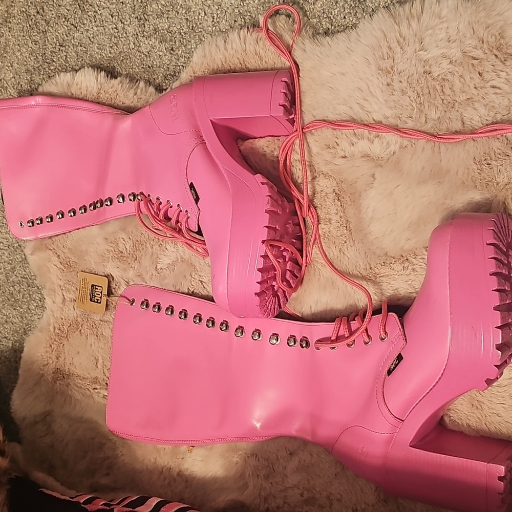 BNWT Roc Austrailia Barbie Pink Lash Lace Up Boots - Picture 5 of 17